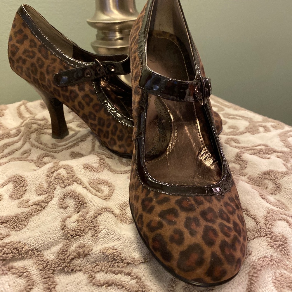 NEW Women’s Sofft leopard heeled, Mary Jane Strap
